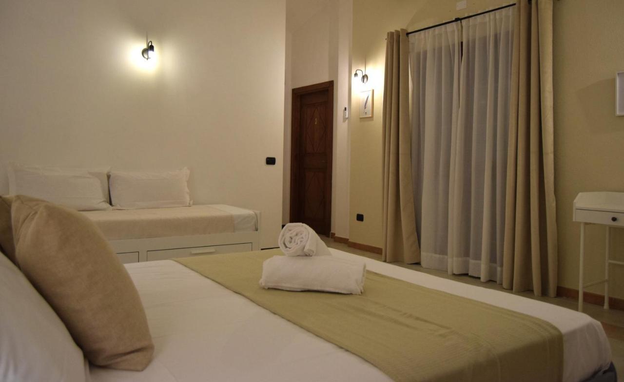 La Terrazza Hotel ออลเบีย ภายนอก รูปภาพ